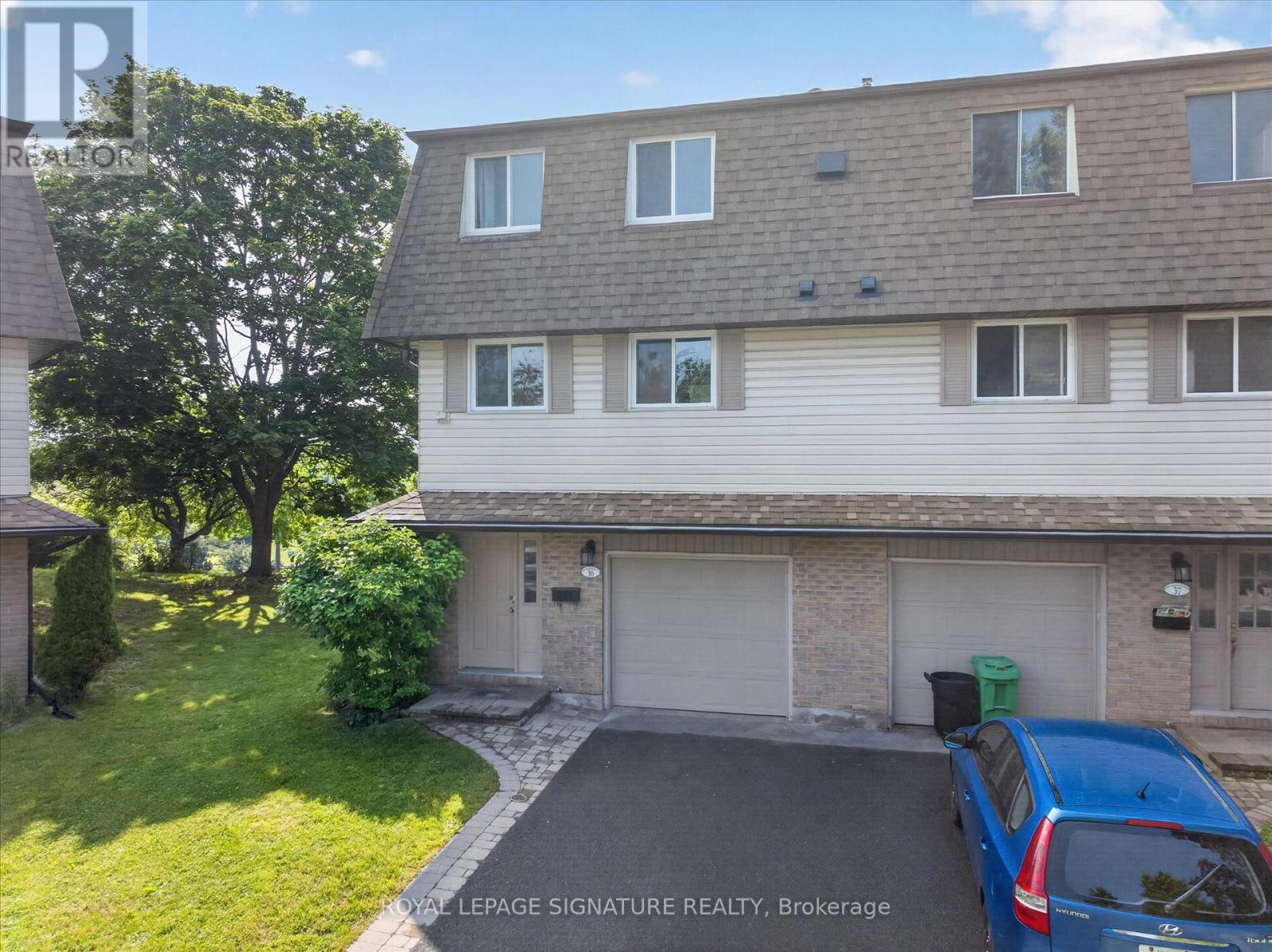 Photo 1 of 45 — 36 - 30 CHAMPLAIN CRESCENT Unit 36, Peterborough (Northcrest Ward 5), ON K9L1T1