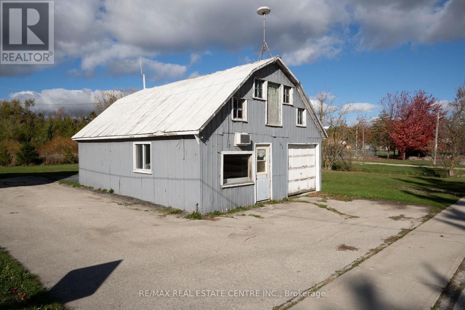 220 OWEN SOUND STREET