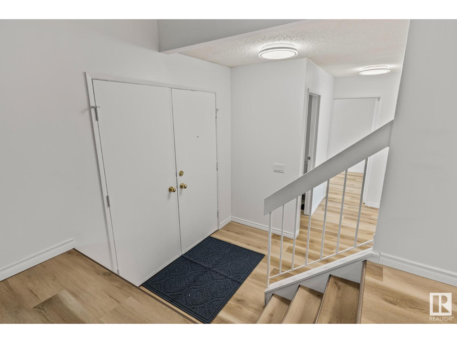 32 BUTTERFIELD CR