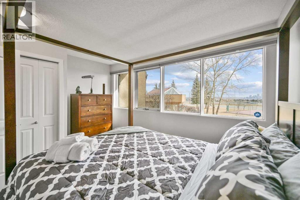 1, 226 Village Terrace SW