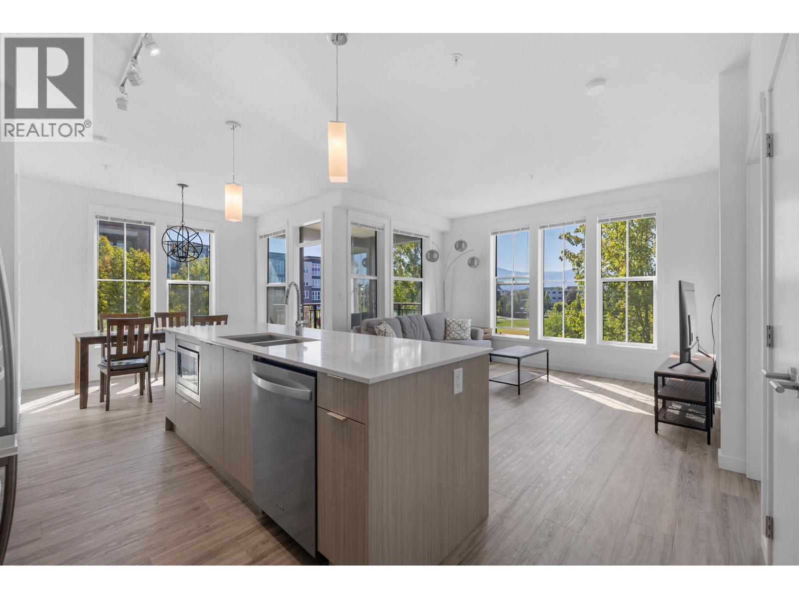 1775 Chapman Place Unit# 221
