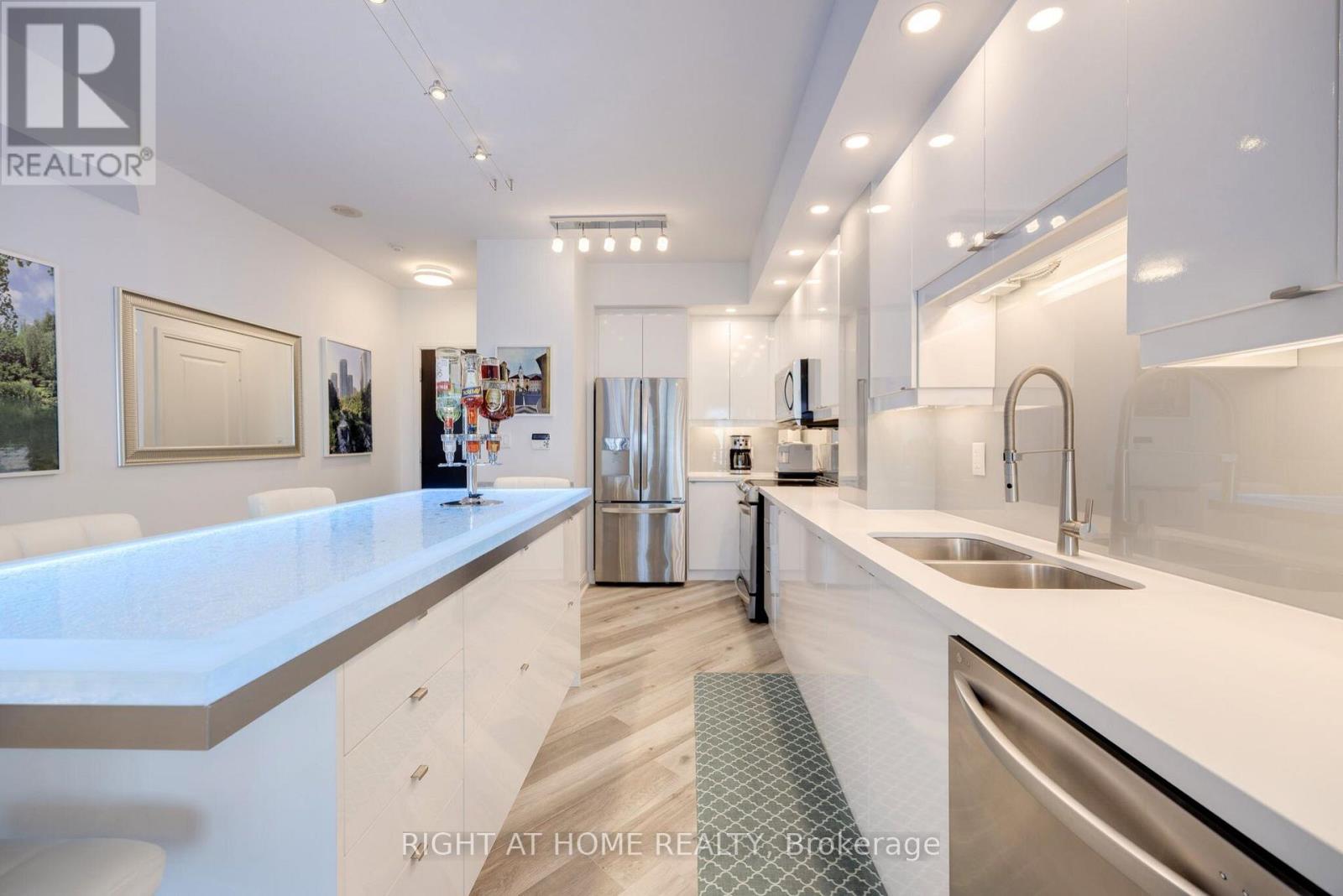 3601 - 60 ABSOLUTE AVENUE