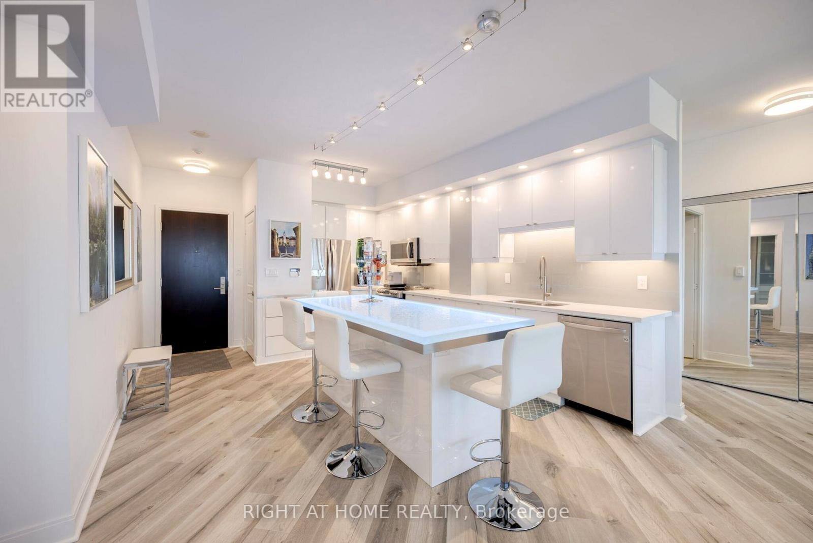 3601 - 60 ABSOLUTE AVENUE