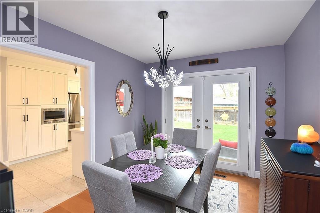 12 DESJARDINS Avenue
