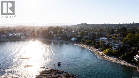 176 Barkley Terr Oak Bay BC V8S2J6