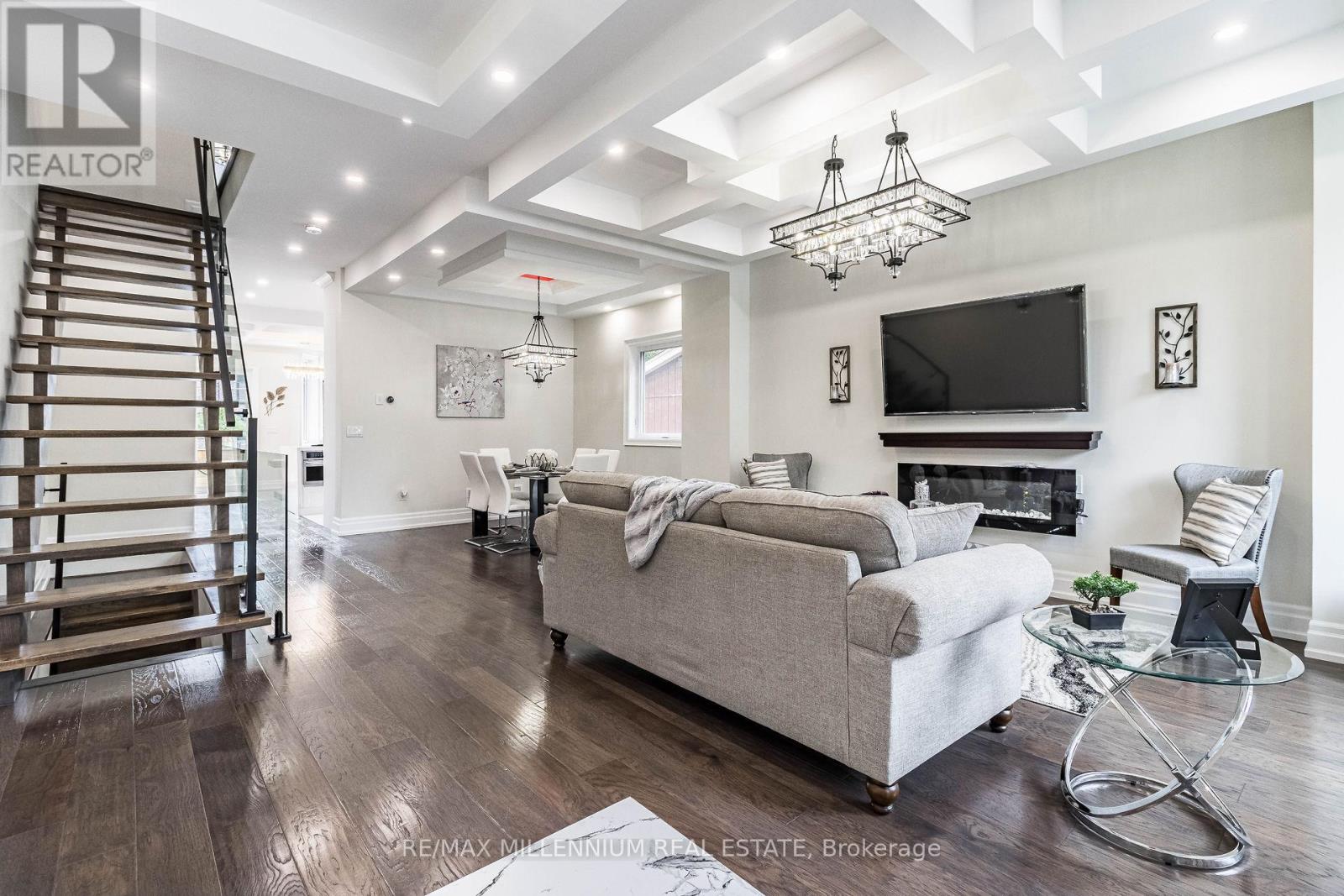 603 ROYAL YORK ROAD