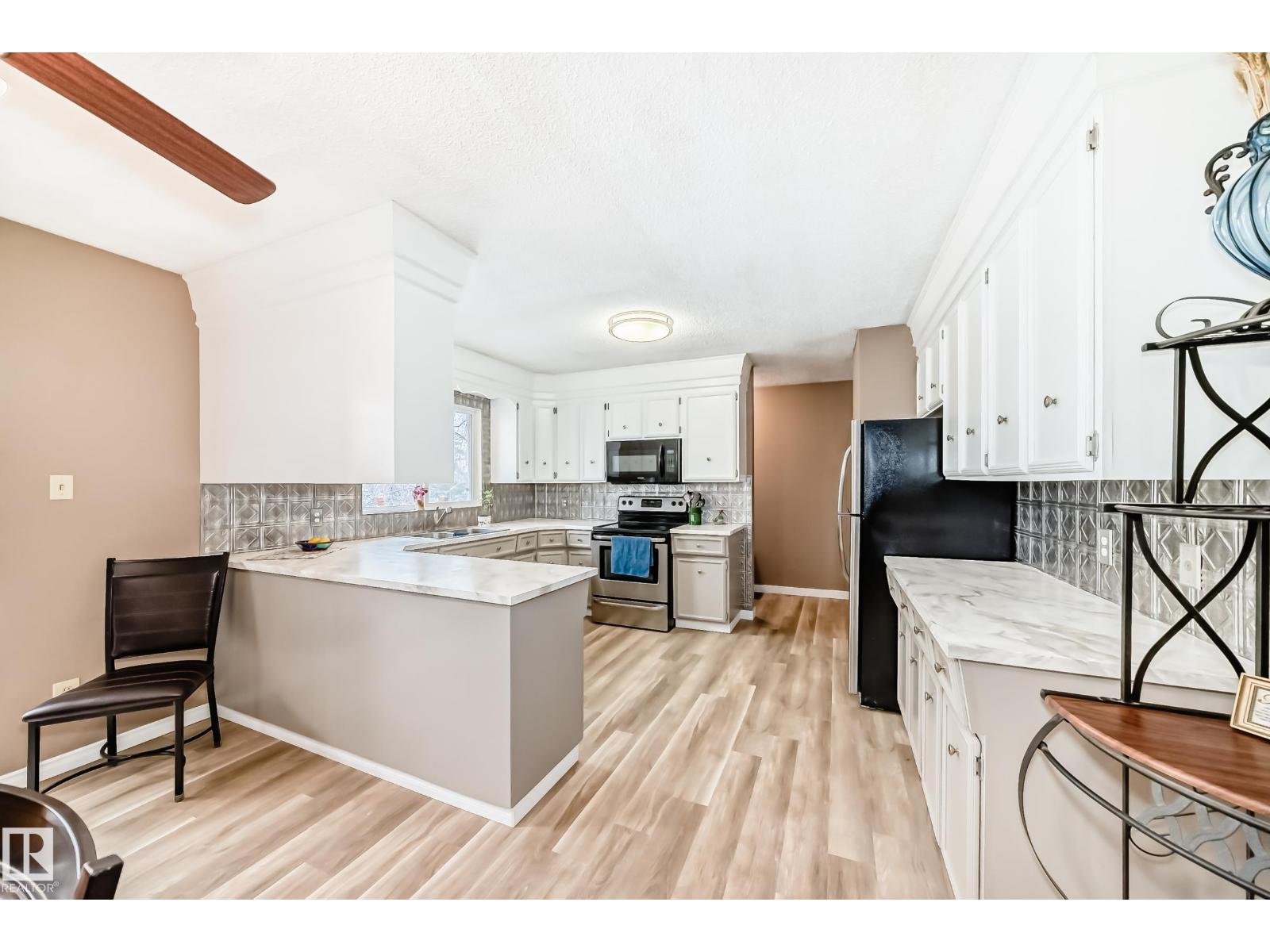9813 152 ST NW