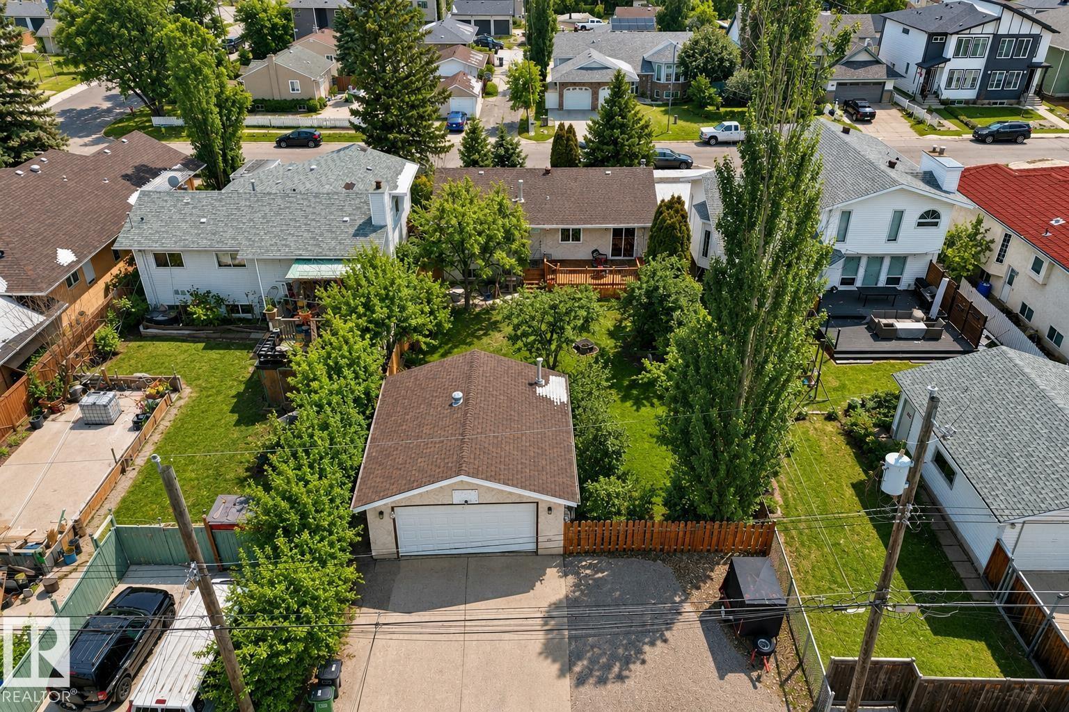 9813 152 ST NW
