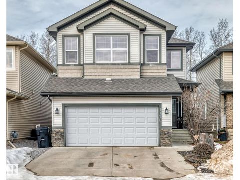 1170 HAYS DR NW Edmonton AB T6M0M2