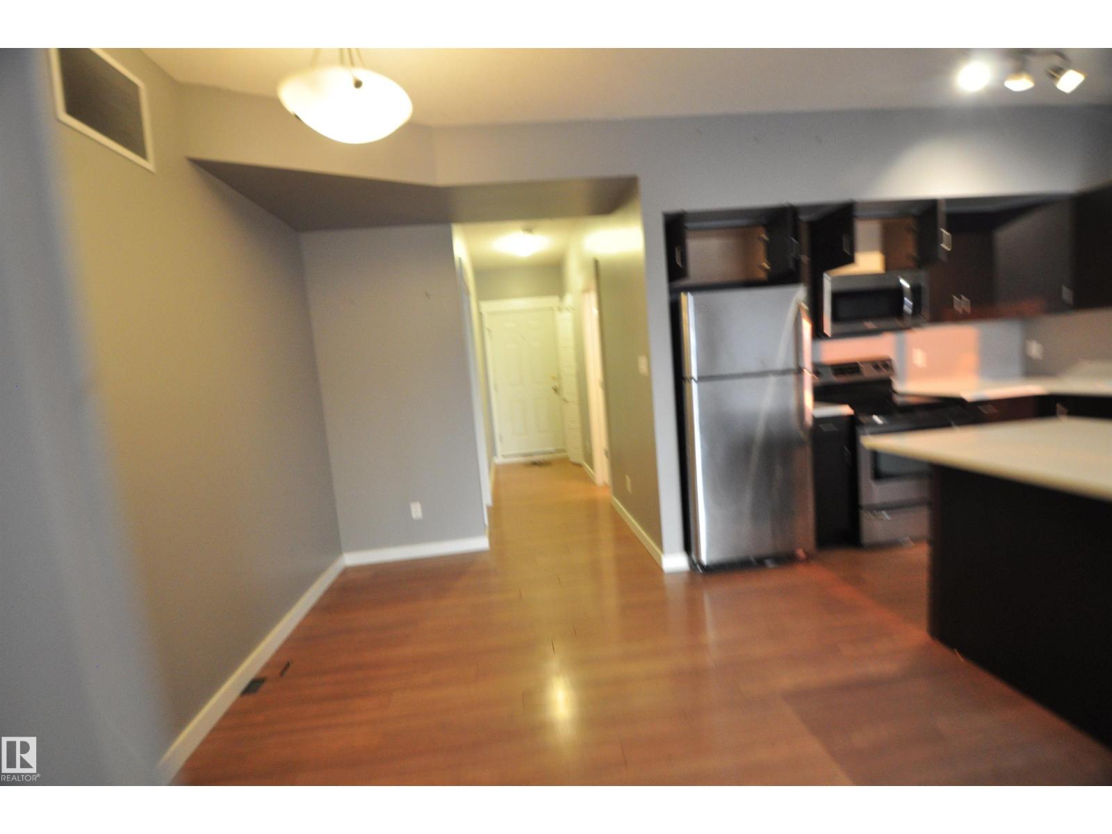 #407 10518 113 ST NW