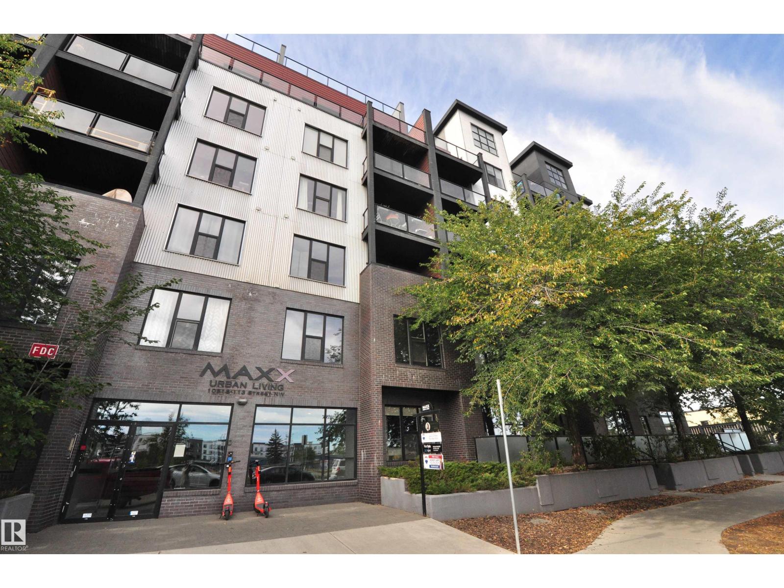 #407 10518 113 ST NW