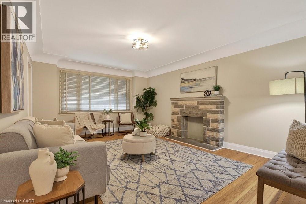 48 CROSTHWAITE Avenue S