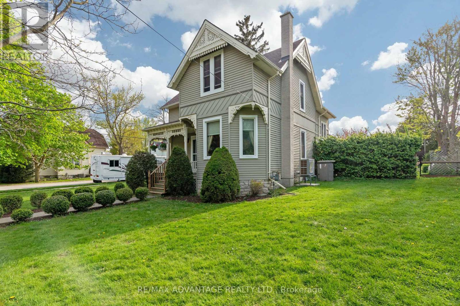 32 ST ANDREW STREET S