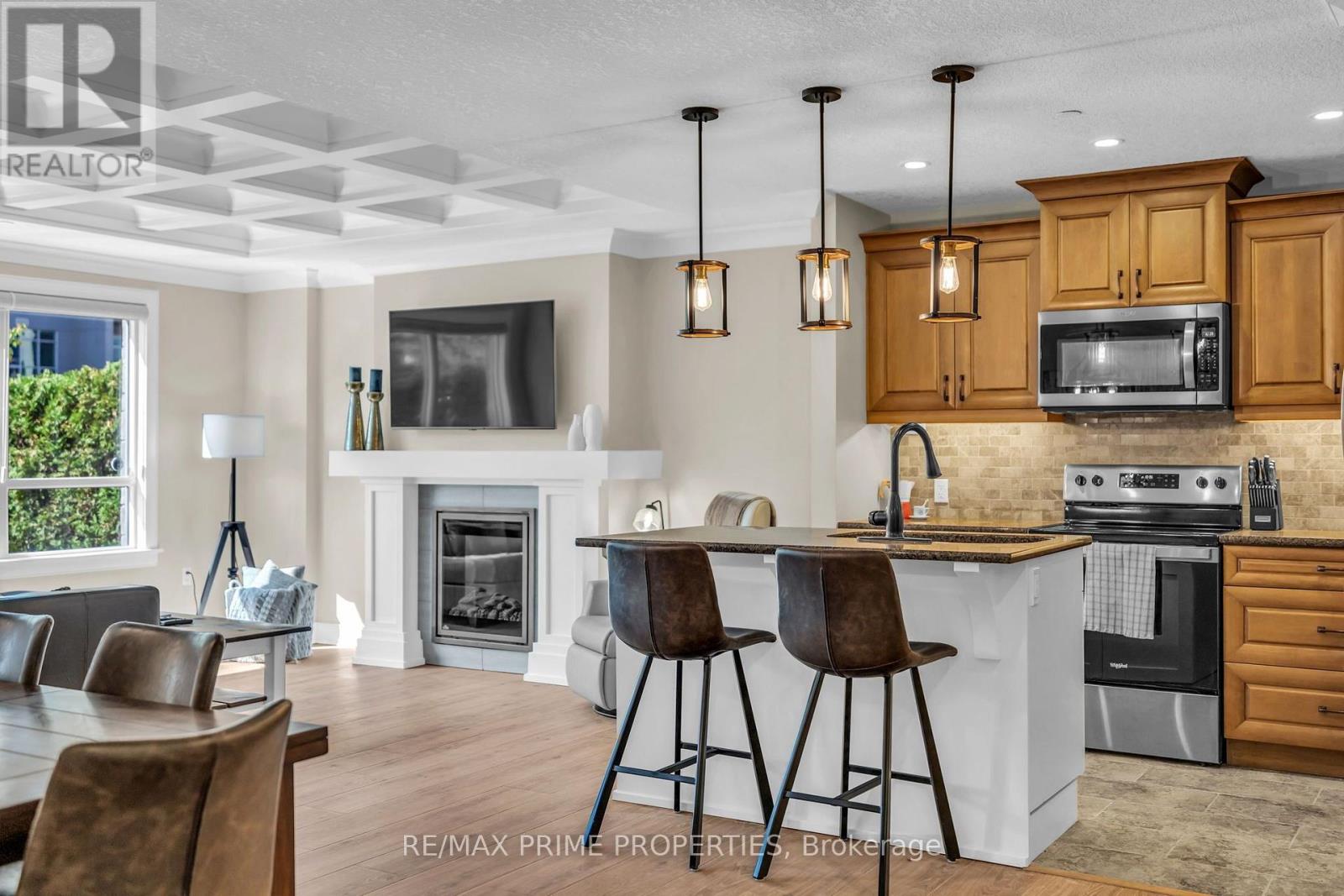 110 - 320 SUGARCREEK TRAIL S