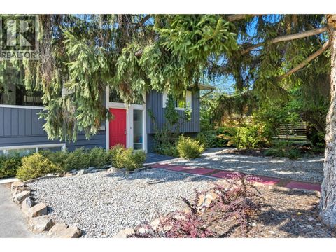 1112 Pinecrest Lane Kelowna BC V1Y4L5