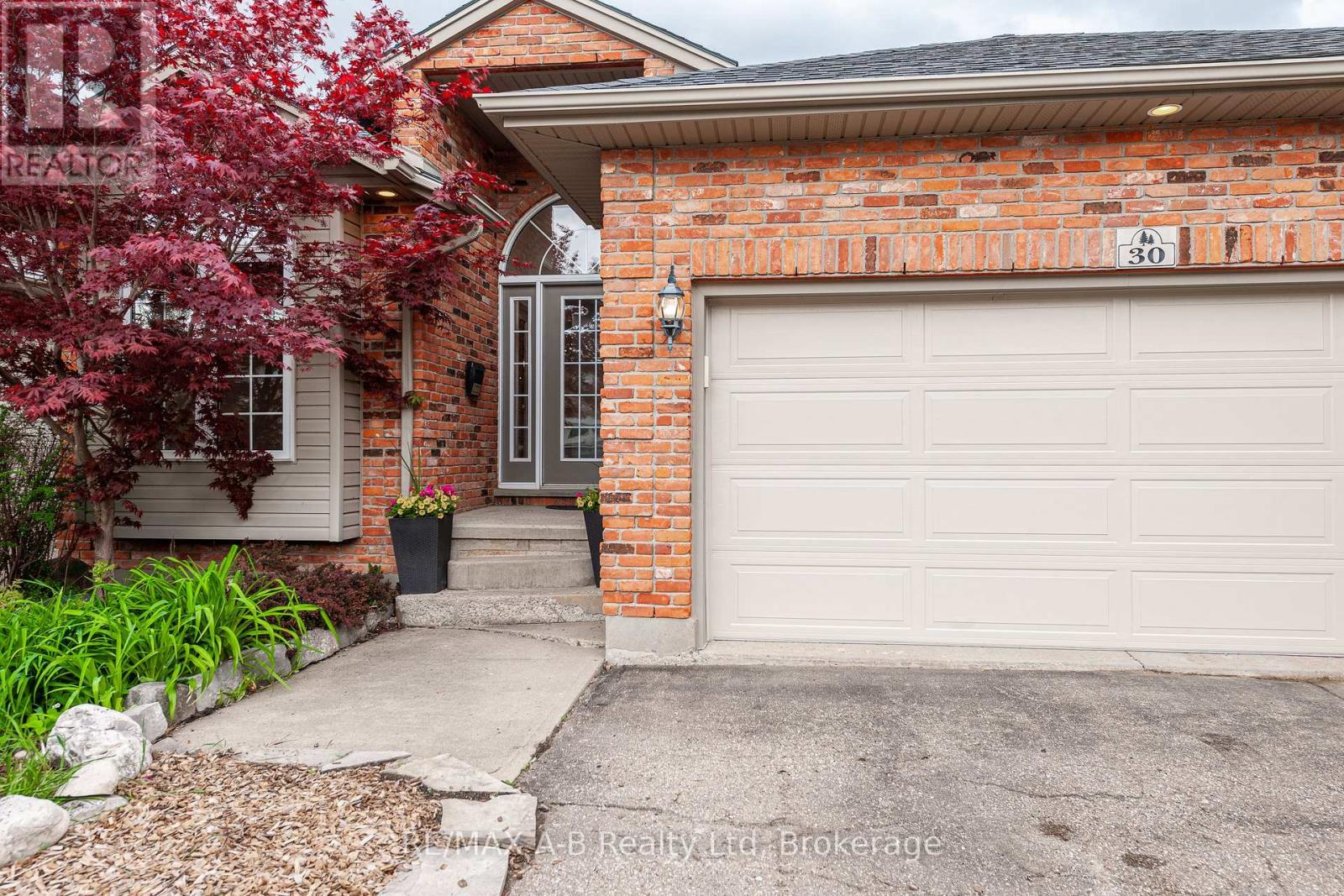 59 - 30 EAGLE DRIVE