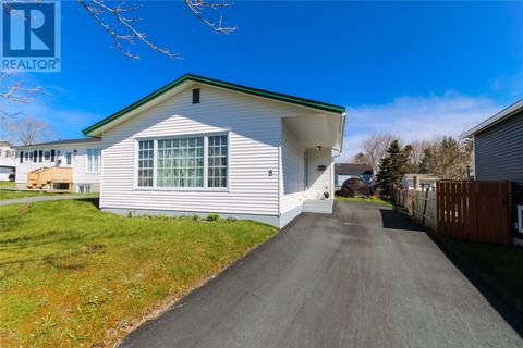 8 Norman Drive Mount Pearl NF A1N2V1