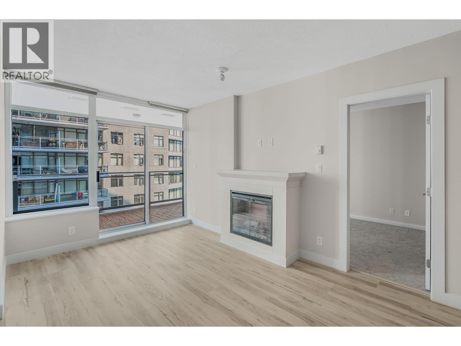 2605 898 CARNARVON STREET