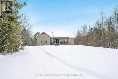 7589 CRONK SIDE ROAD Severn (Washago) ON L0K2B0