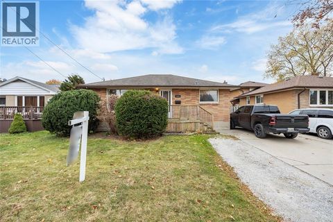 1035 WELLINGTON STREET Sarnia ON N7S1E4