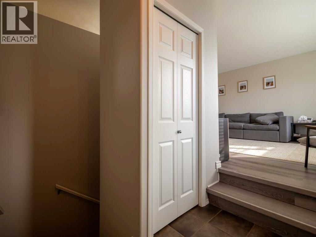 263 Mt Sunburst Way W