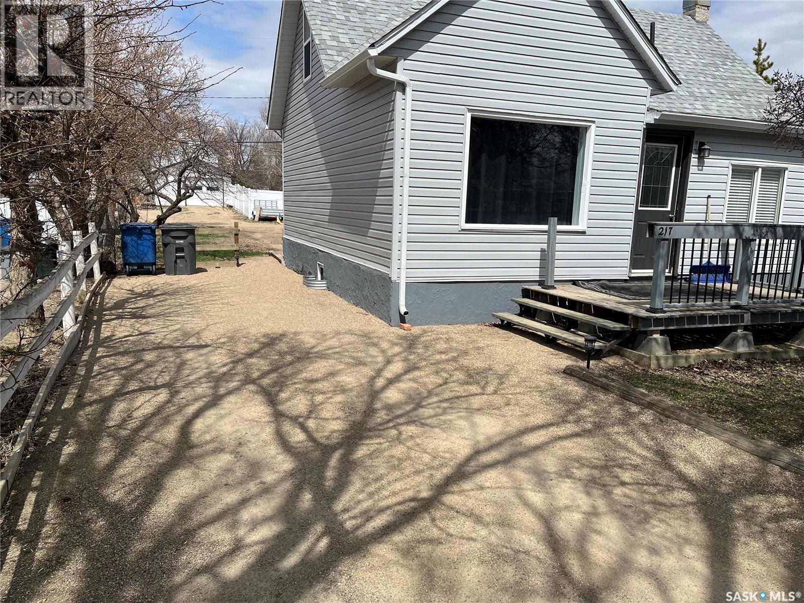 W 217 4th AVENUE W