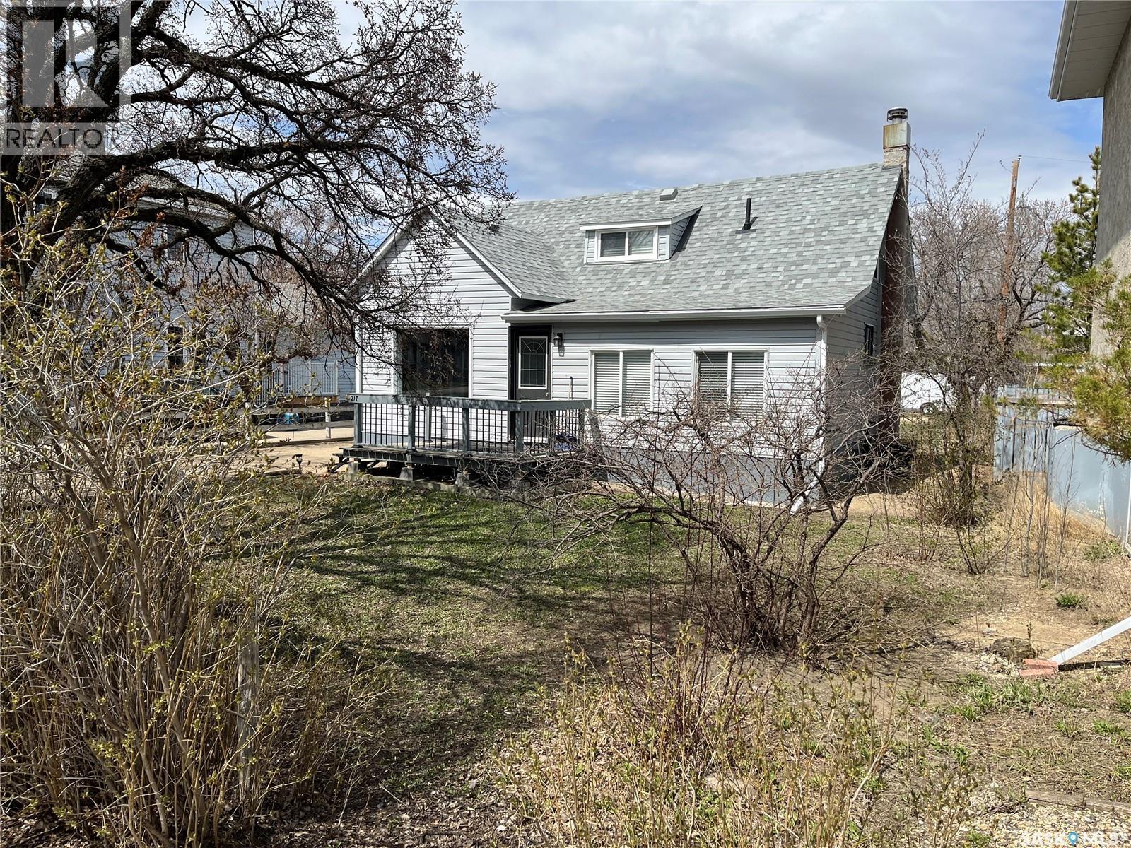 W 217 4th AVENUE W
