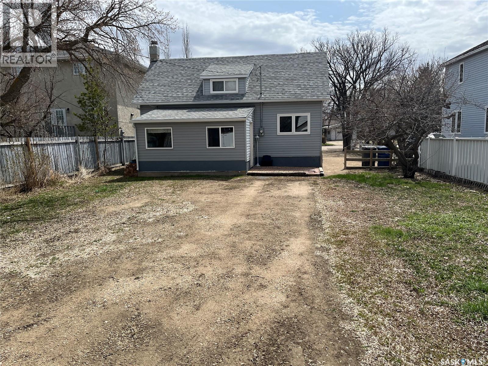 W 217 4th AVENUE W