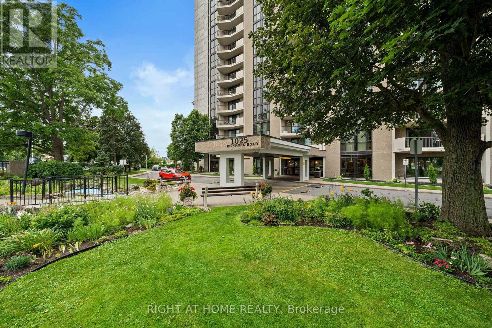 503 - 1025 RICHMOND ROAD