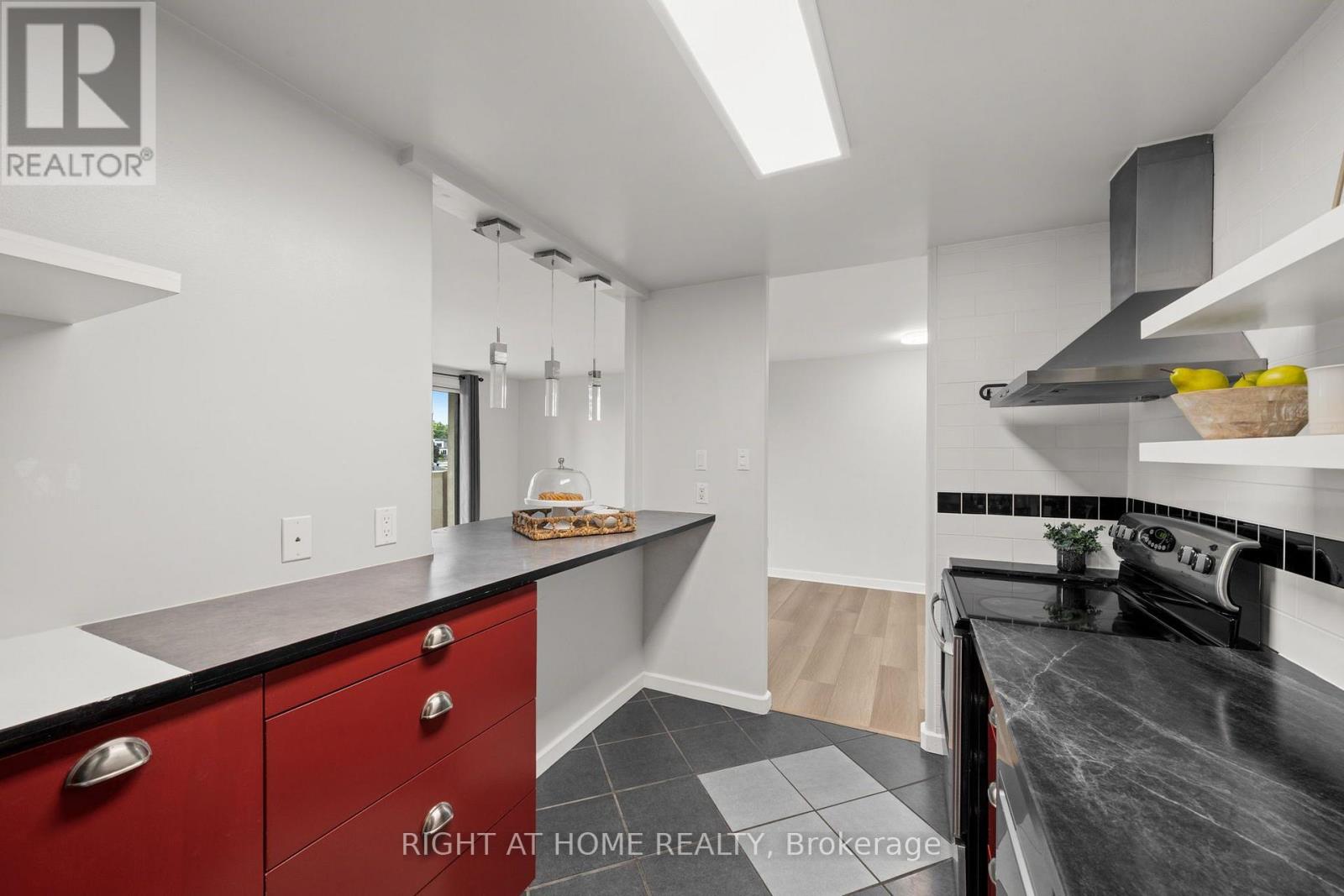 503 - 1025 RICHMOND ROAD