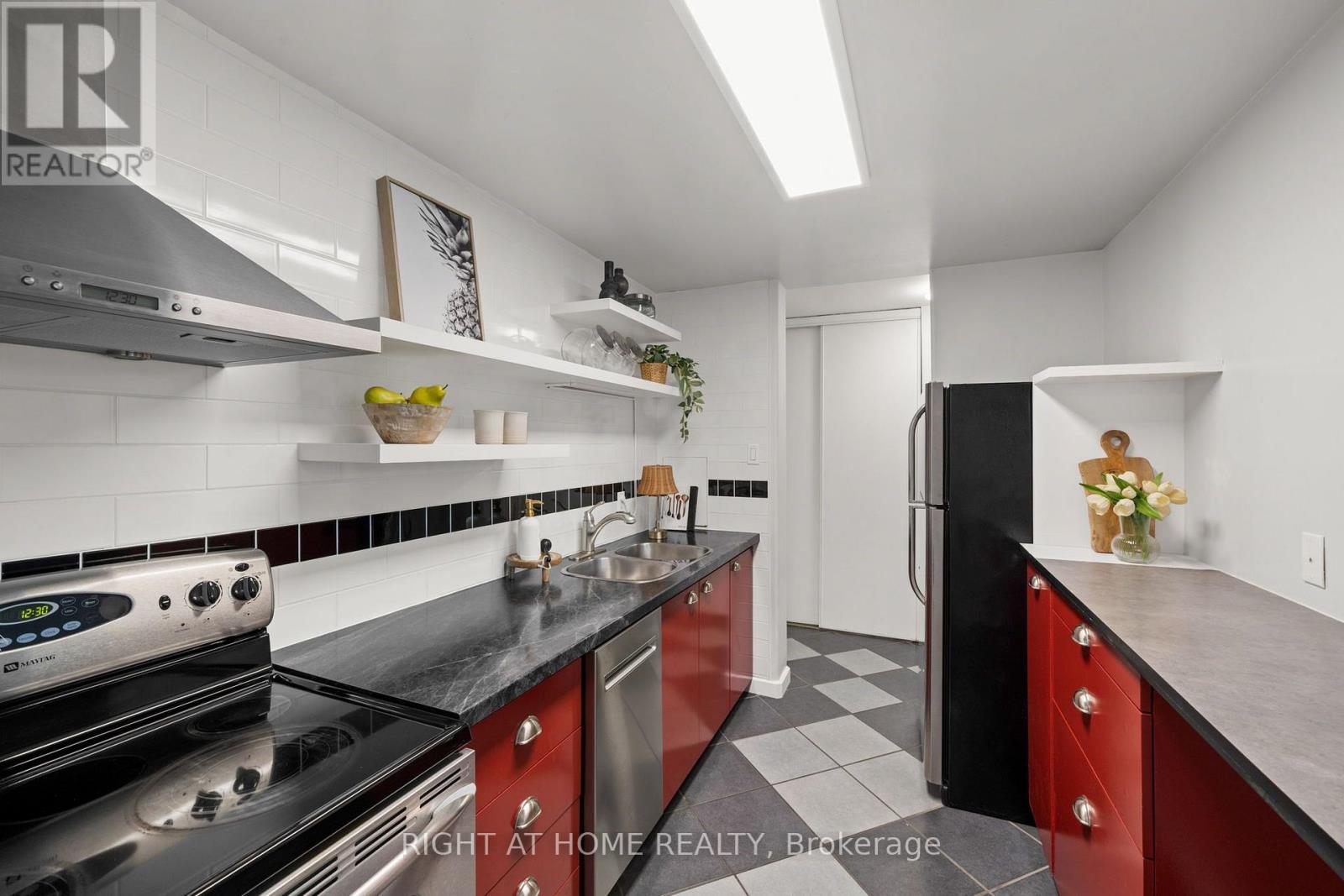 503 - 1025 RICHMOND ROAD