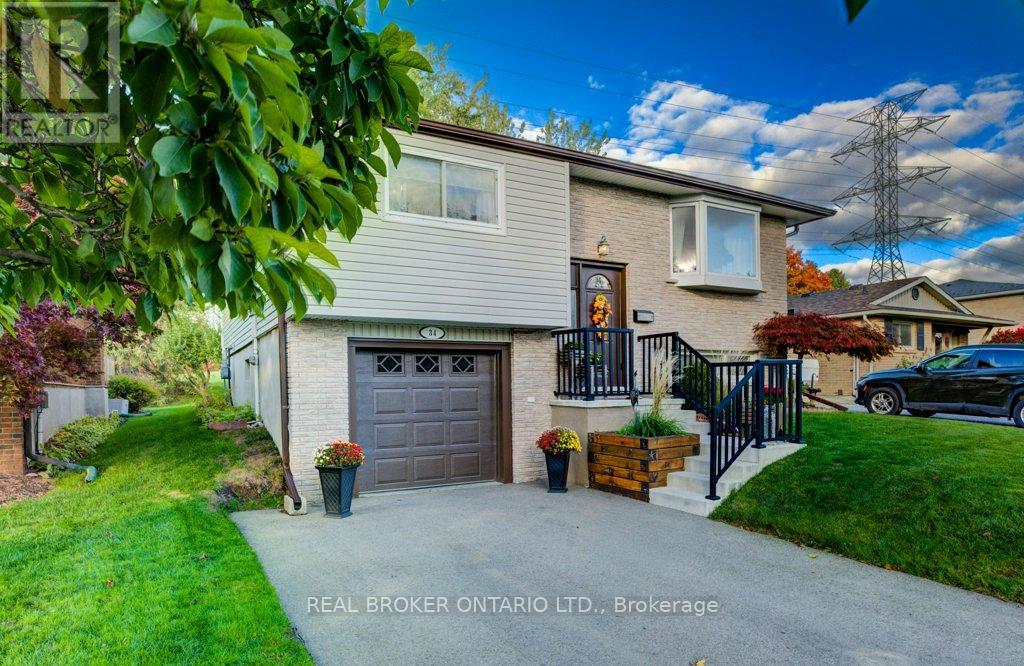 34 WILLOW GREEN COURT