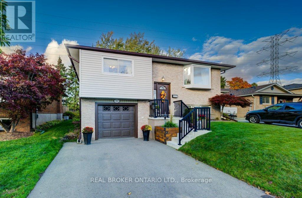 34 WILLOW GREEN COURT