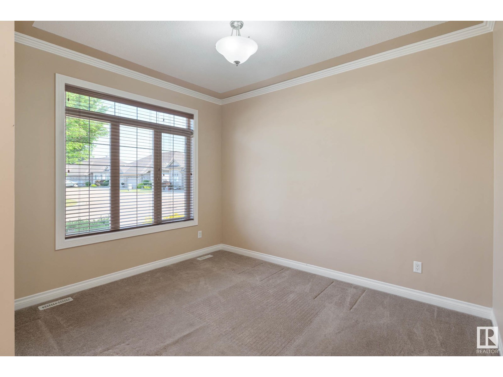 #8 61 LAFLEUR DR
