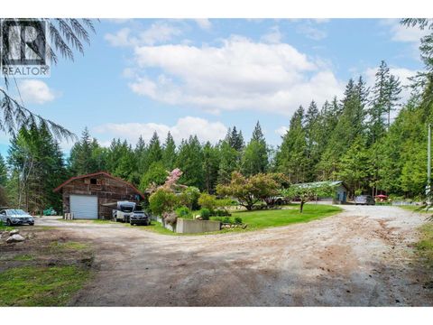 3318-42 LINWOOD ROAD Roberts Creek BC V0N2W1