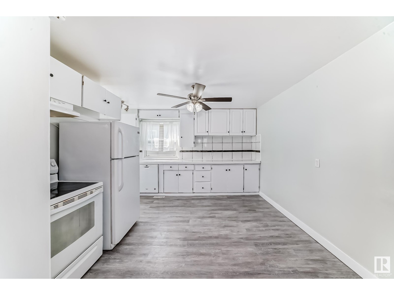 11825 42 ST NW