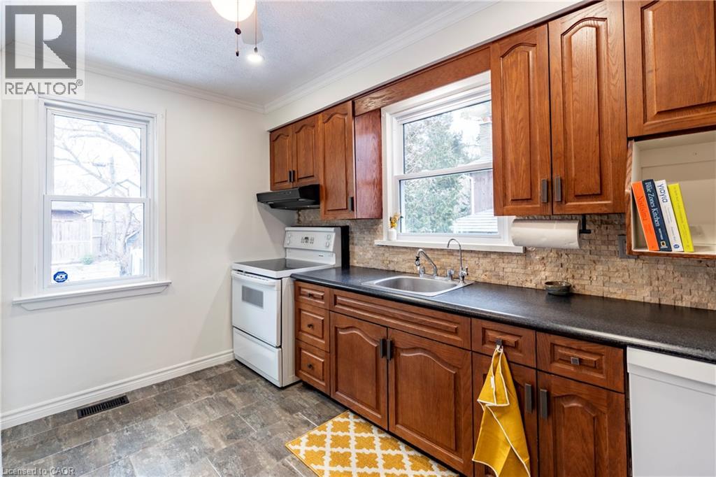 69 N LOWREY Avenue N