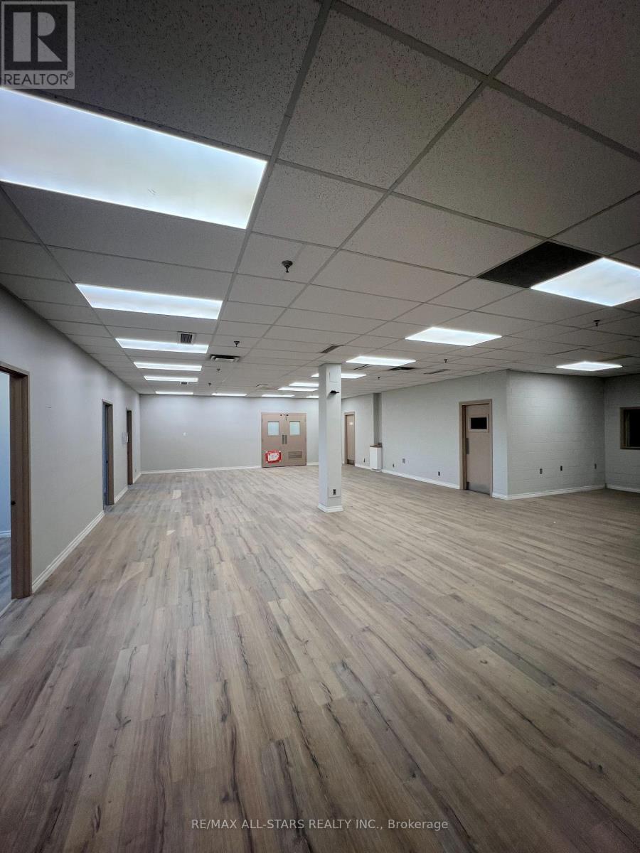 #1 - 701 BROOK ROAD N