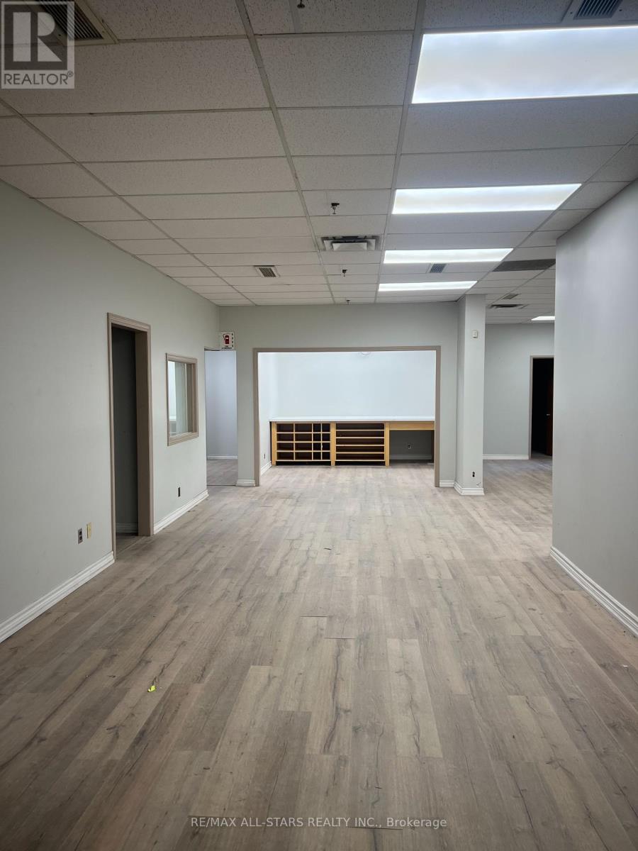 #1 - 701 BROOK ROAD N