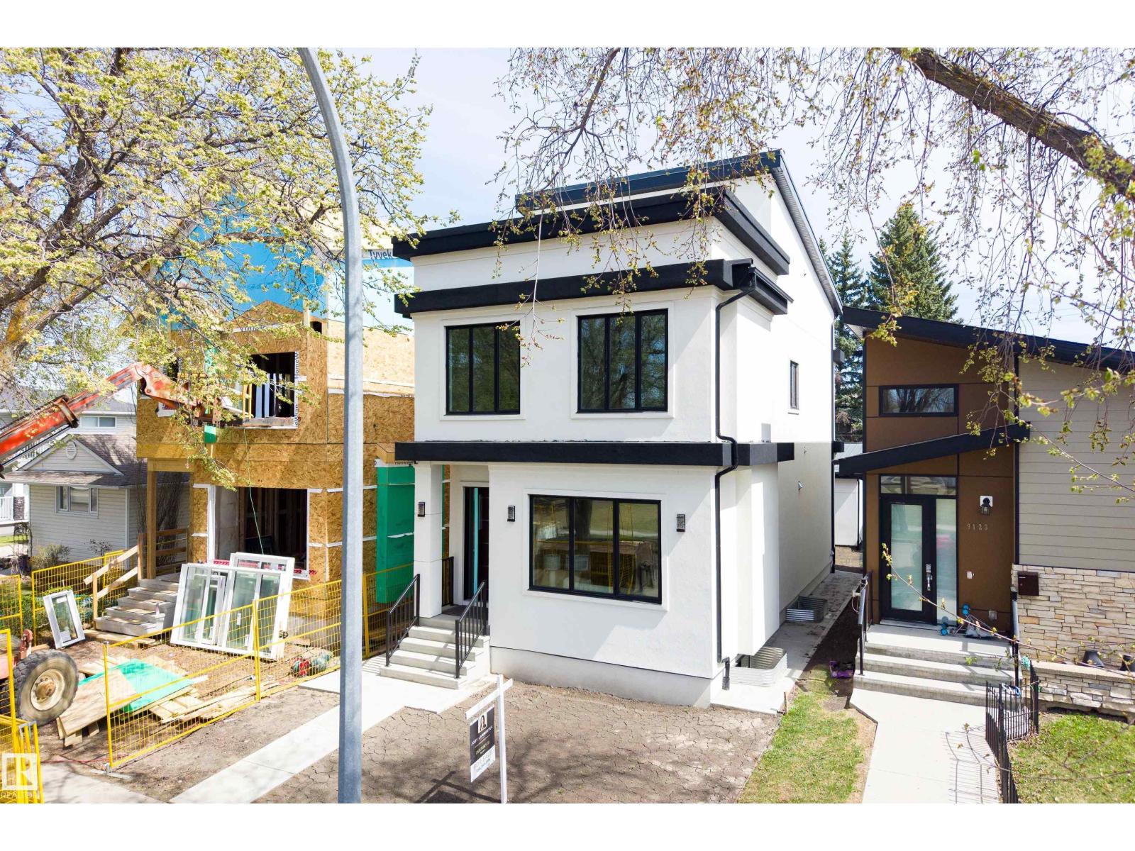 9127 143 ST NW