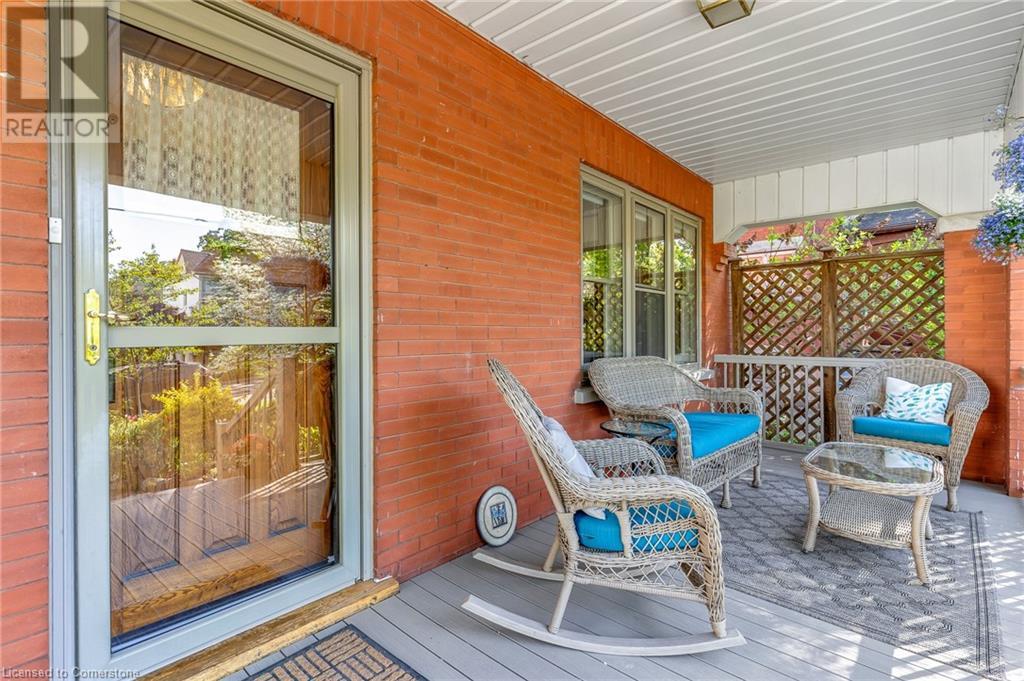 107 ALLEN Street W