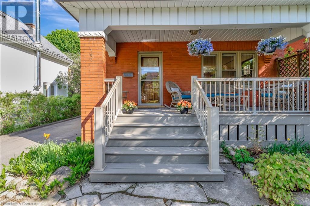 107 ALLEN Street W