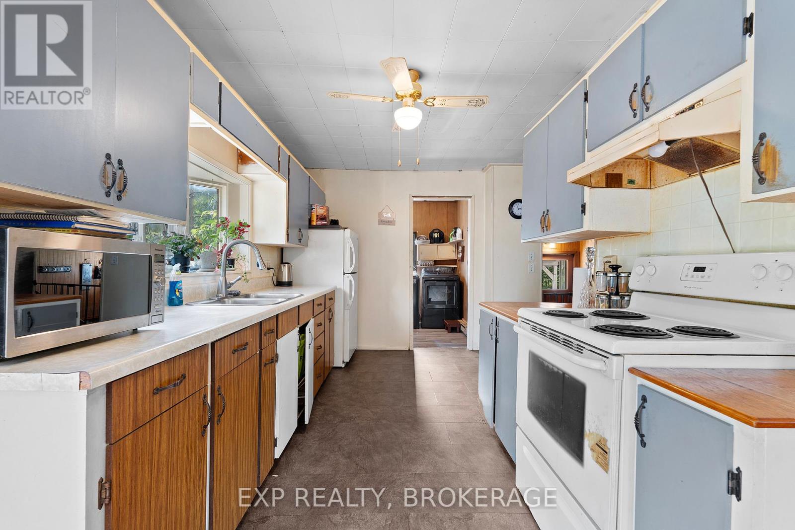 4 DENISON DRIVE