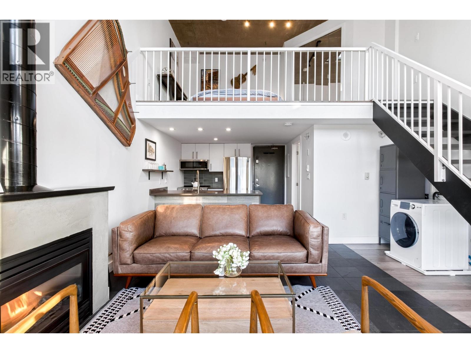 805 22 E CORDOVA STREET