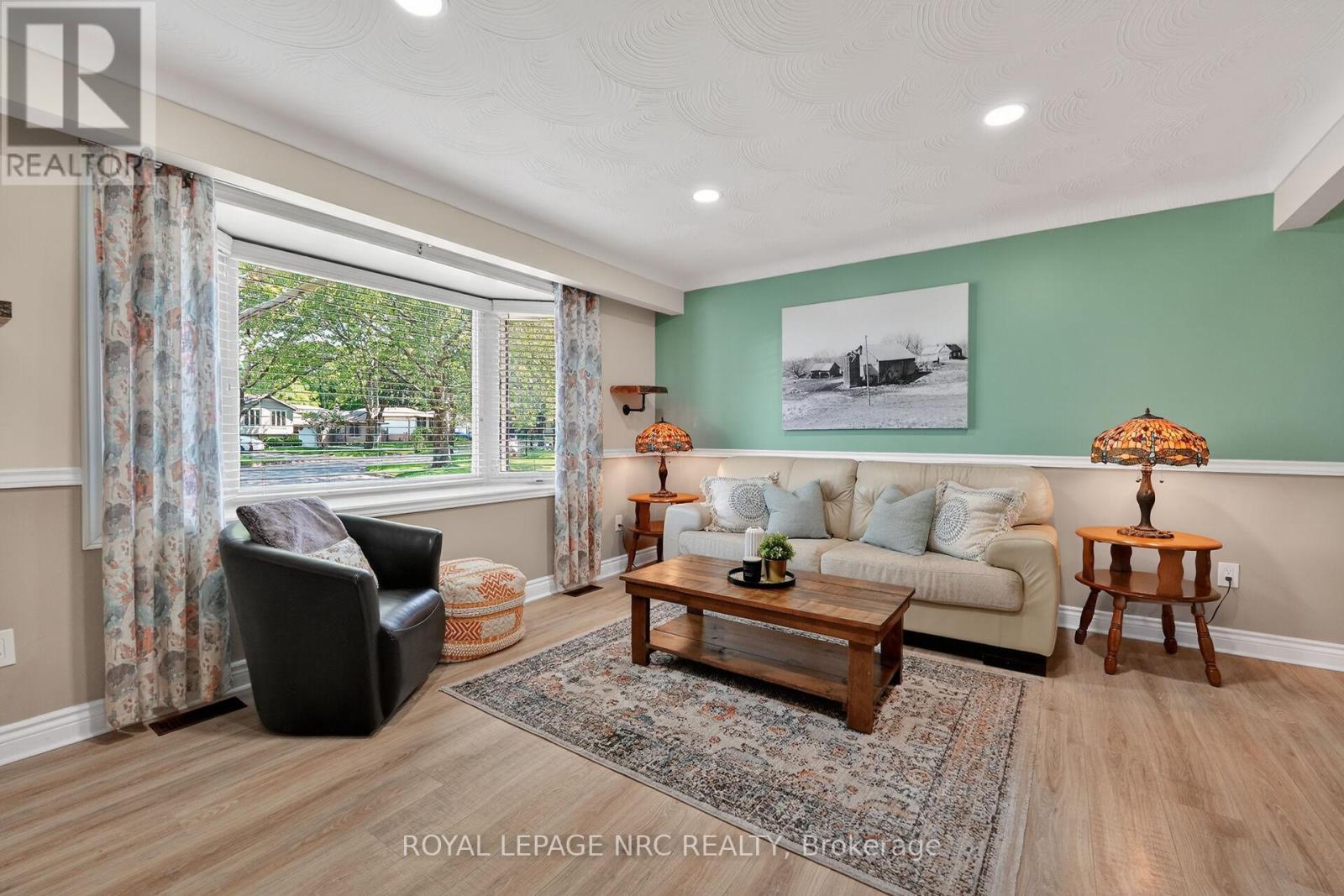 4451 MEADOWVALE DRIVE