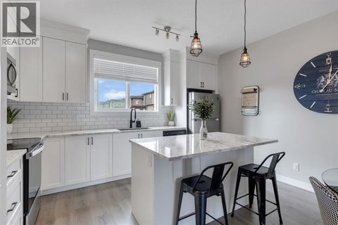 11 Sage Bluff Gate NW Calgary AB T3R1T5