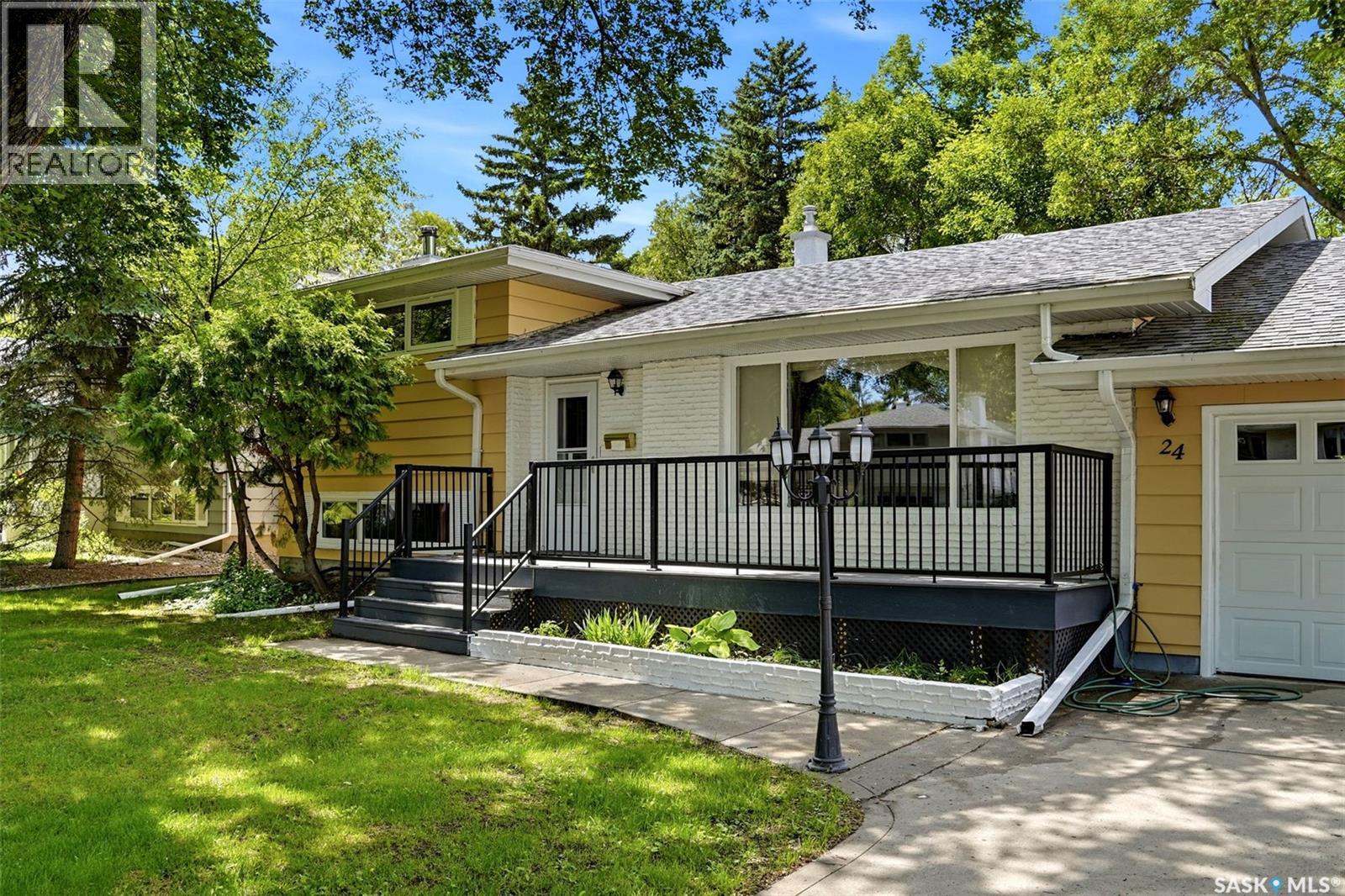 24 Davidson CRESCENT