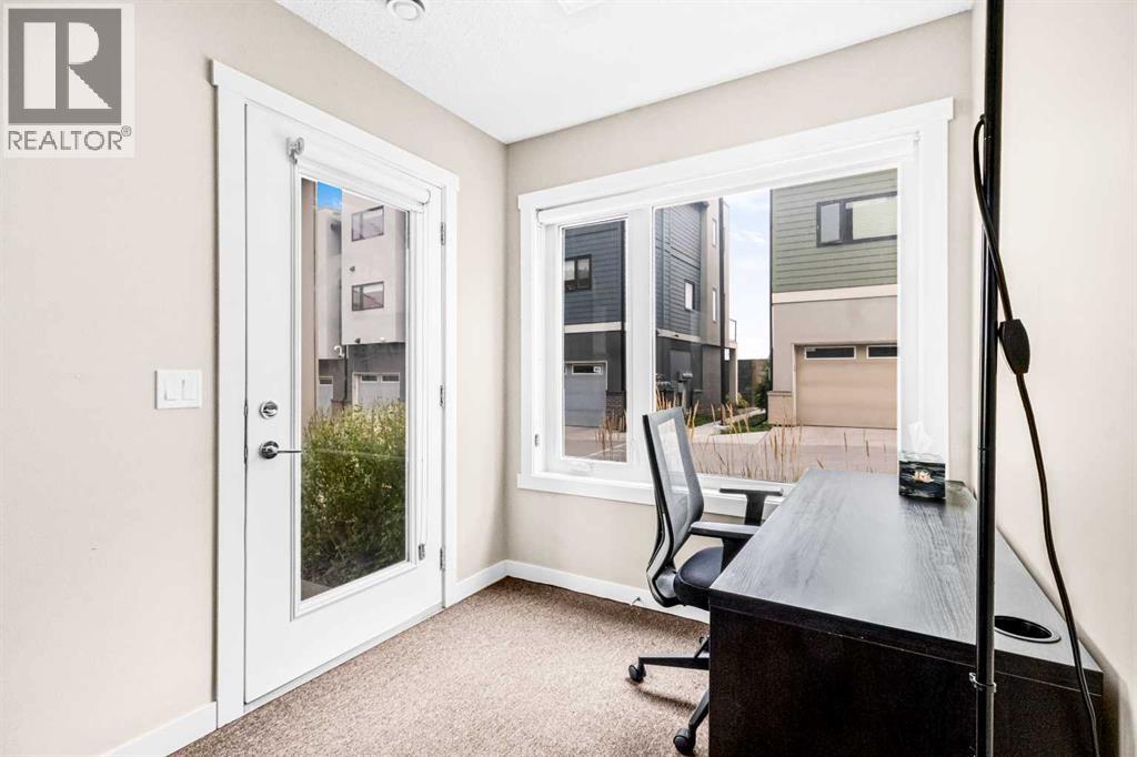 601, 218 Sherwood Square NW