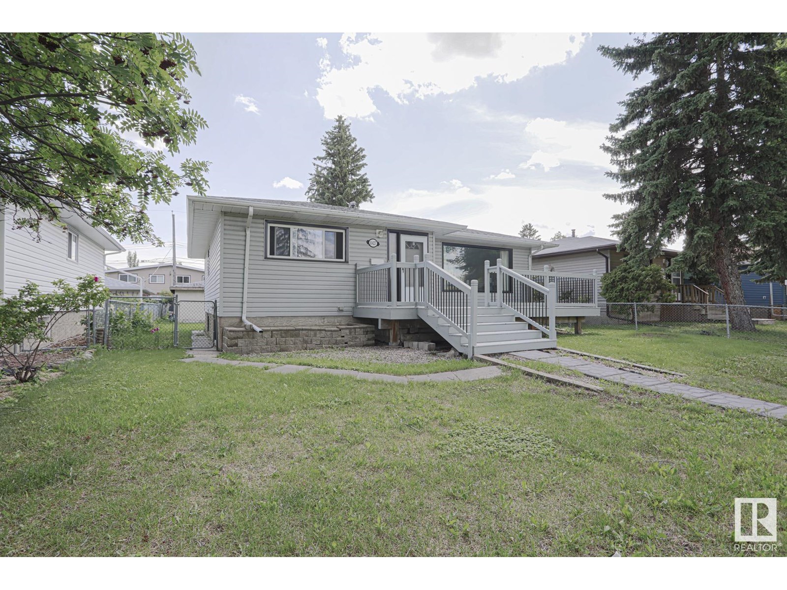 10427 68 AV NW NW