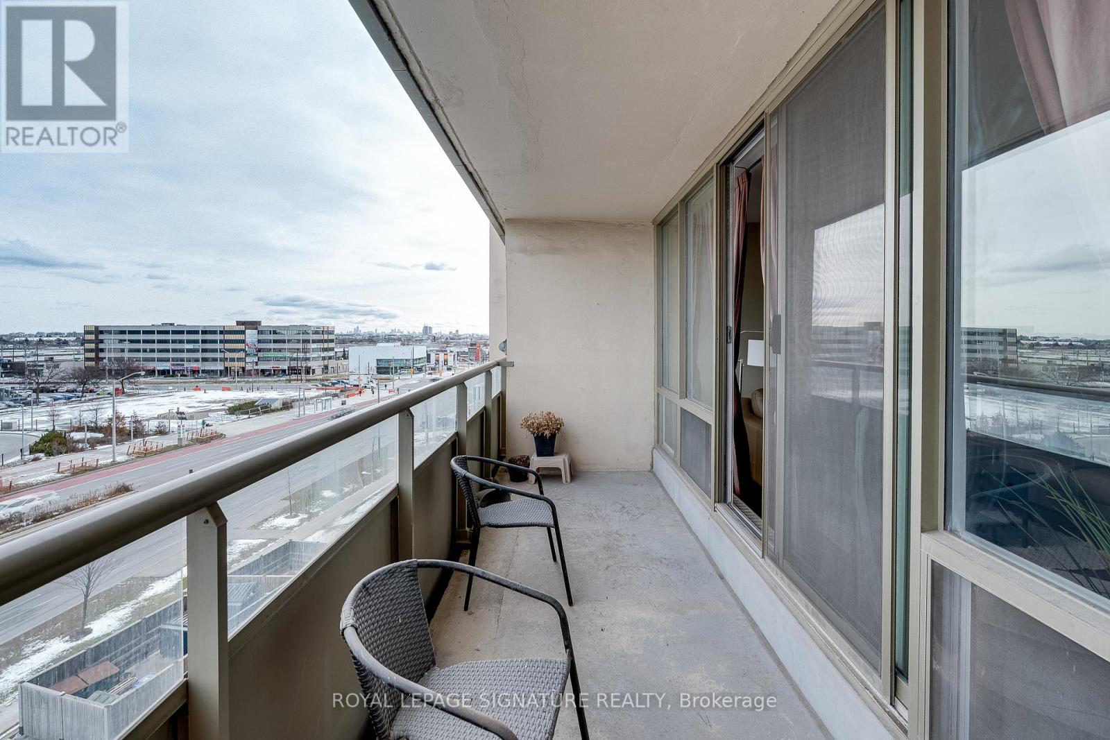 611 - 1 FOUR WINDS DRIVE